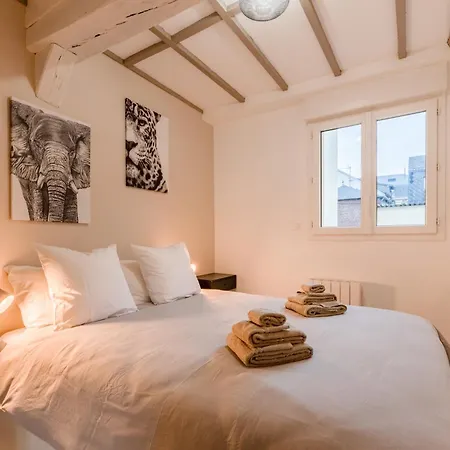 Апартаменти Caron - De Gamme Avec Hyper Centre *