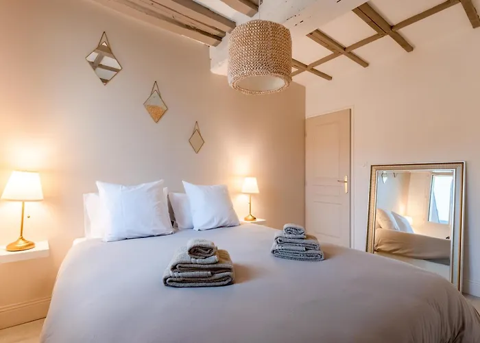 Апартаменти Caron - De Gamme Avec Hyper Centre *